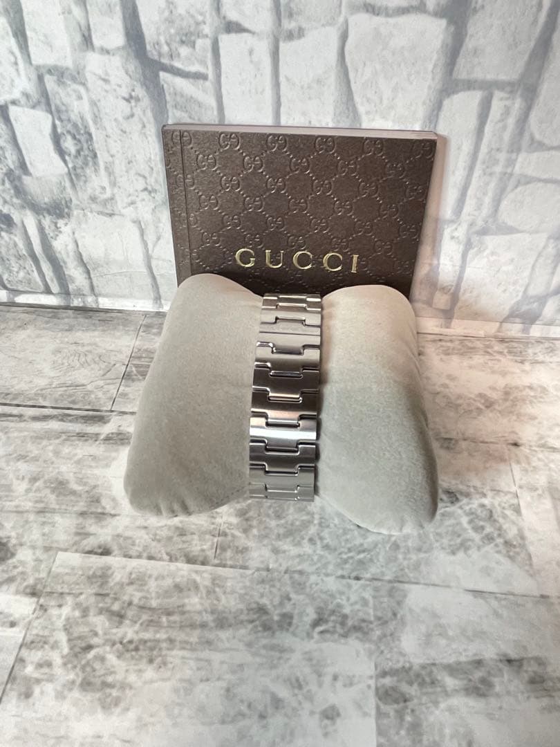 GUCCI メンズ　腕時計　モデル番号（126.2）