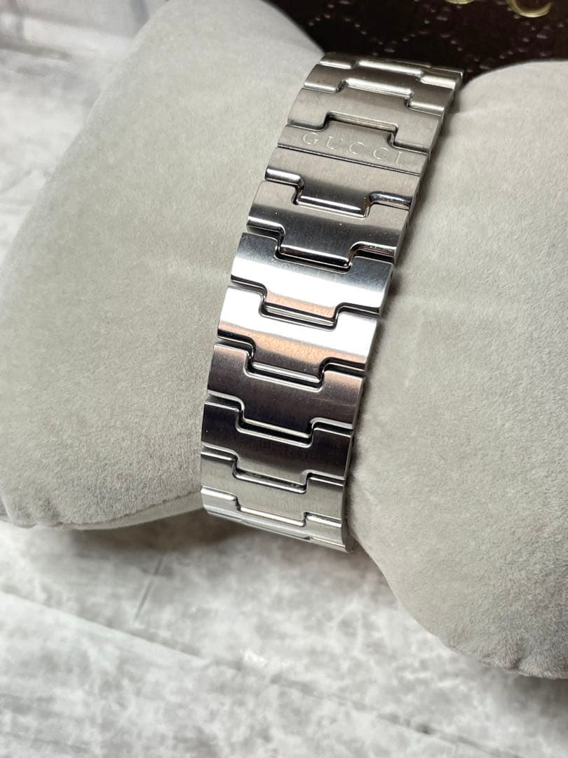 GUCCI メンズ　腕時計　モデル番号（126.2）