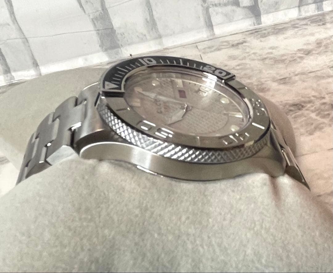 GUCCI メンズ　腕時計　モデル番号（126.2）