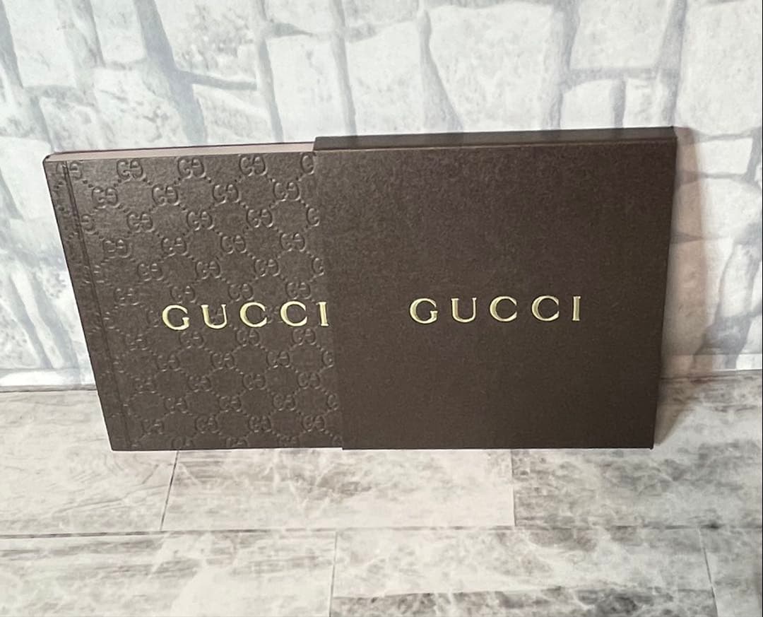 GUCCI メンズ　腕時計　モデル番号（126.2）