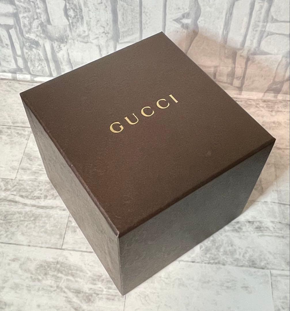 GUCCI メンズ　腕時計　モデル番号（126.2）