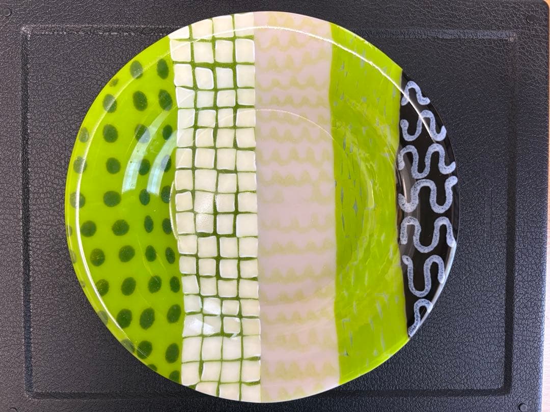 田子美紀　ガラス　皿