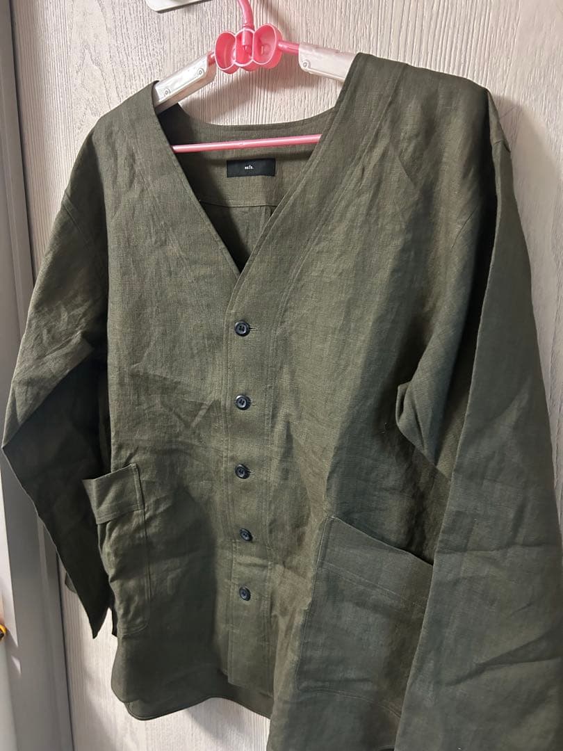 ま*け様 極美品 wafu.ついつい手を入れたくなるポケット付きボタンダウンシャ