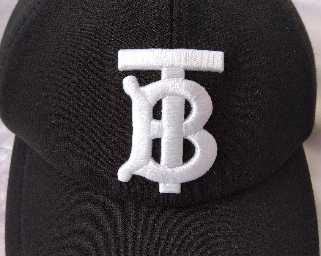 【ほぼ未使用】ＢURBERRY　ベースボールキャップ　黒　Ｓサイズ