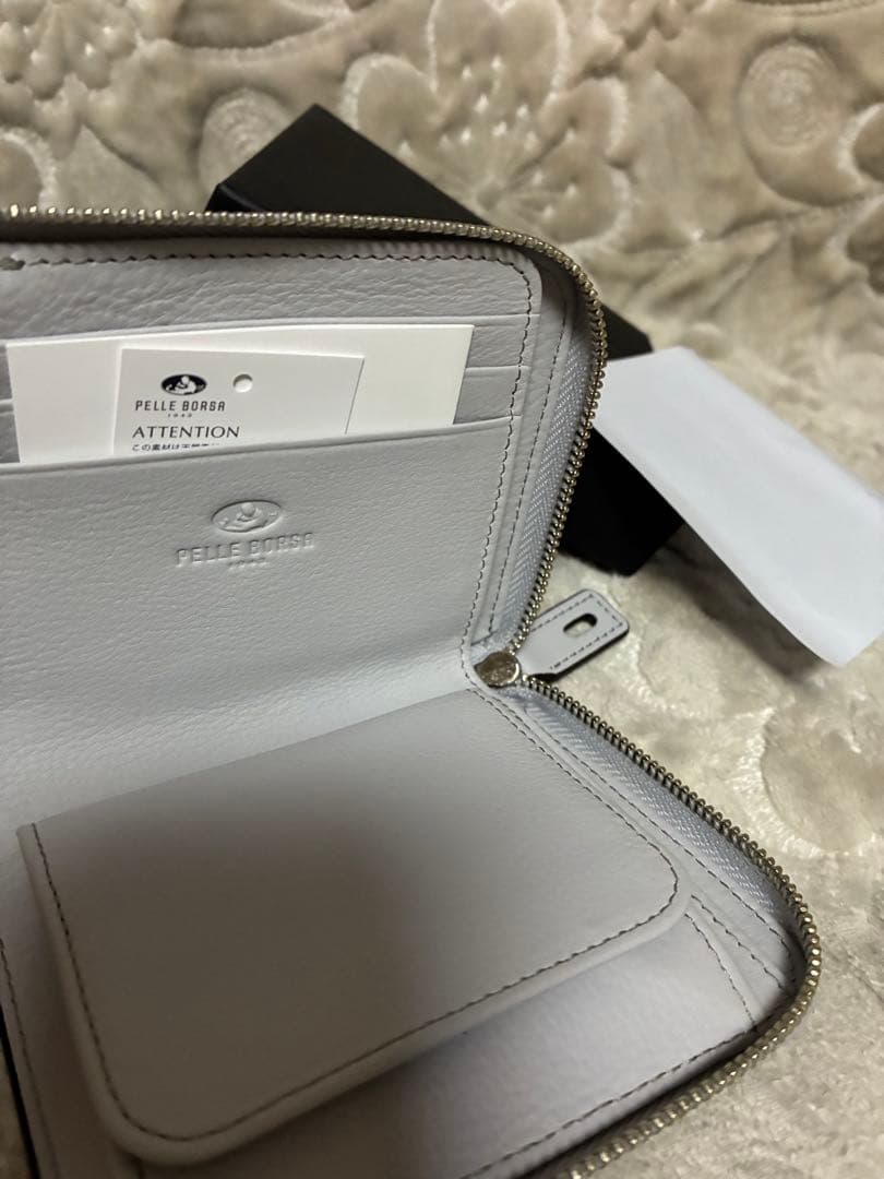 ペレボルサ　新作　二つ折り財布　アイスグレー　メッシュ　新品