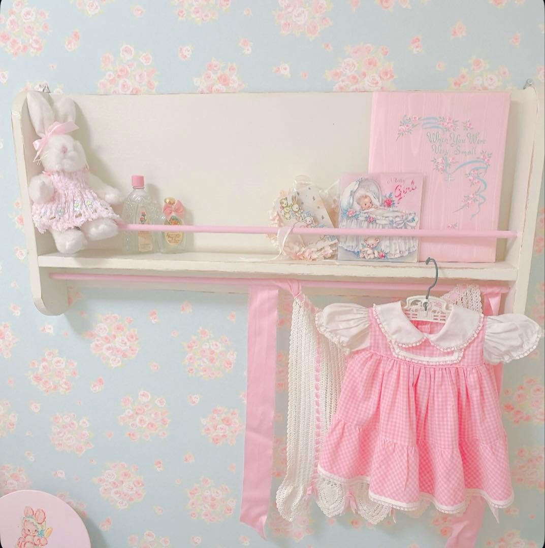 ハンドメイド　アンティーク風キルトバー付きブックシェルフ