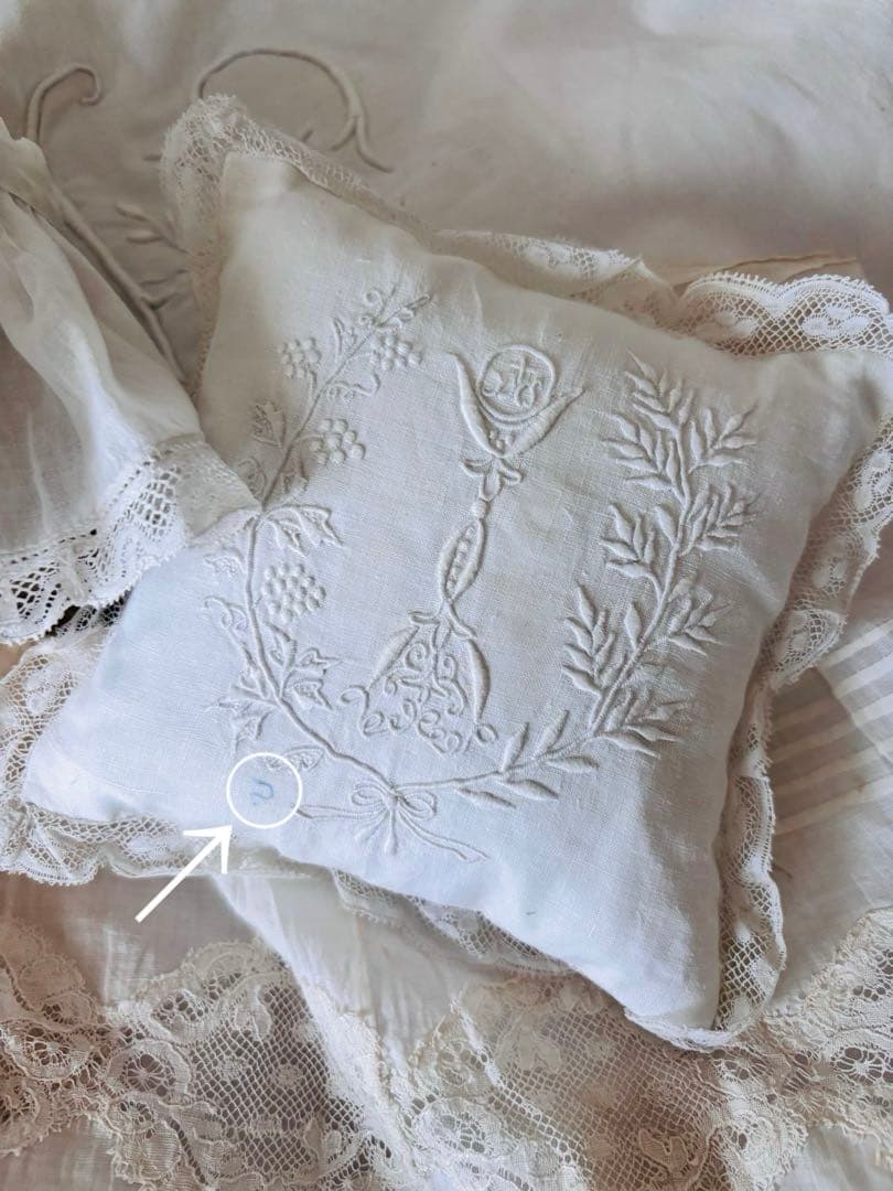 最終❤︎希少アンティーク素材小さなクッション　フランスアンティーク　リメイク