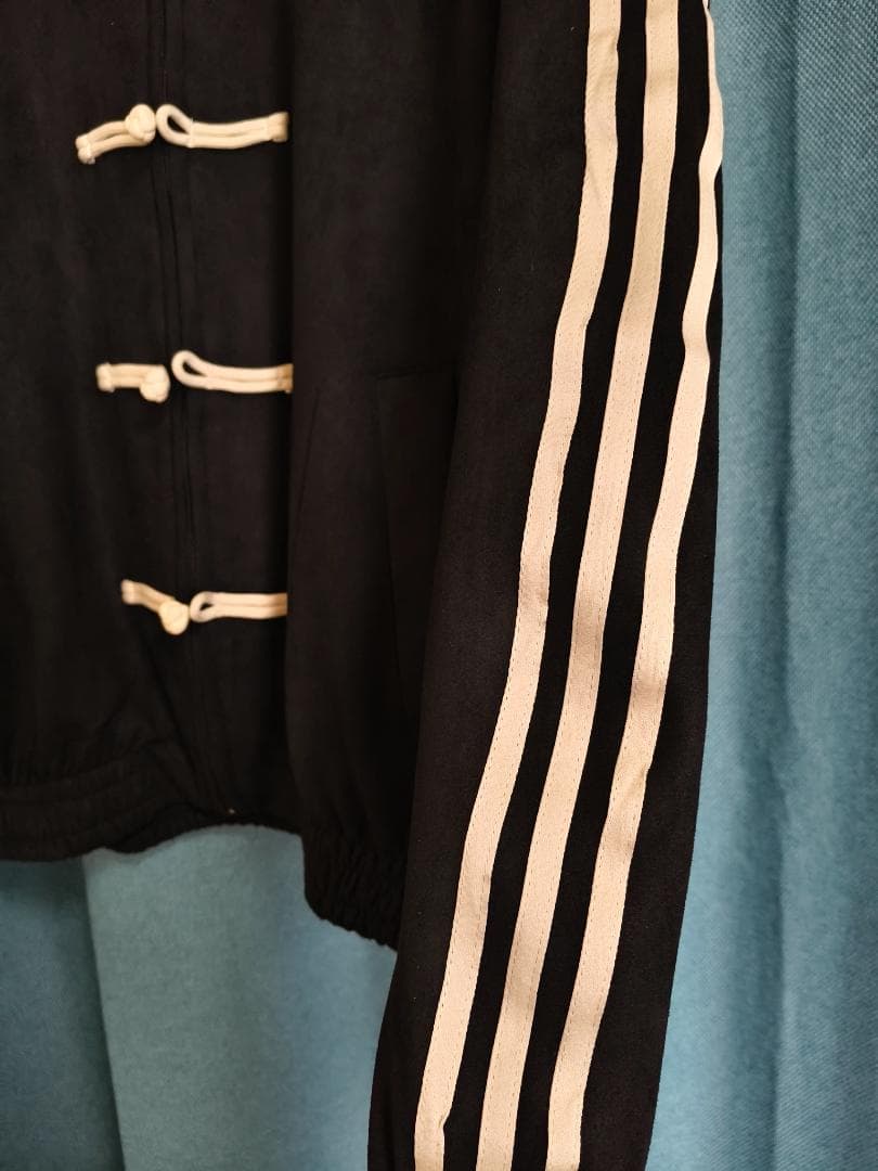 adidas フード付きジャケット 黒 M