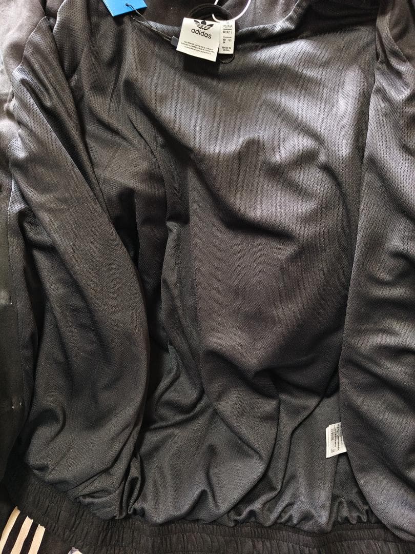 adidas フード付きジャケット 黒 M