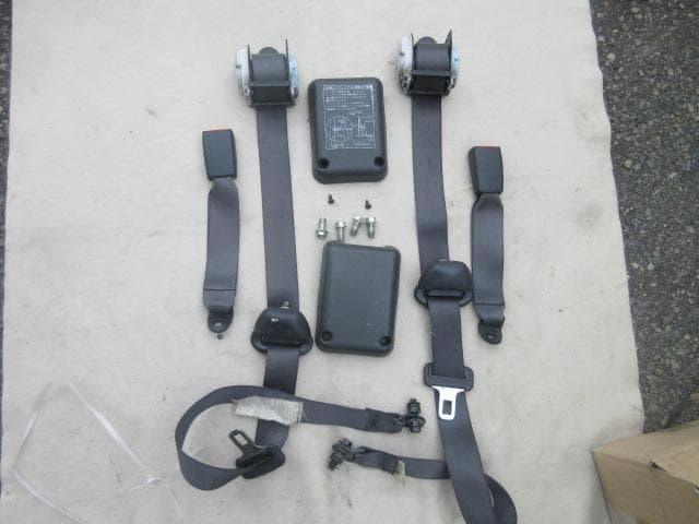 ハイゼセットカーゴ　クルーズ取り外し　リアシートベルト左右　S321V