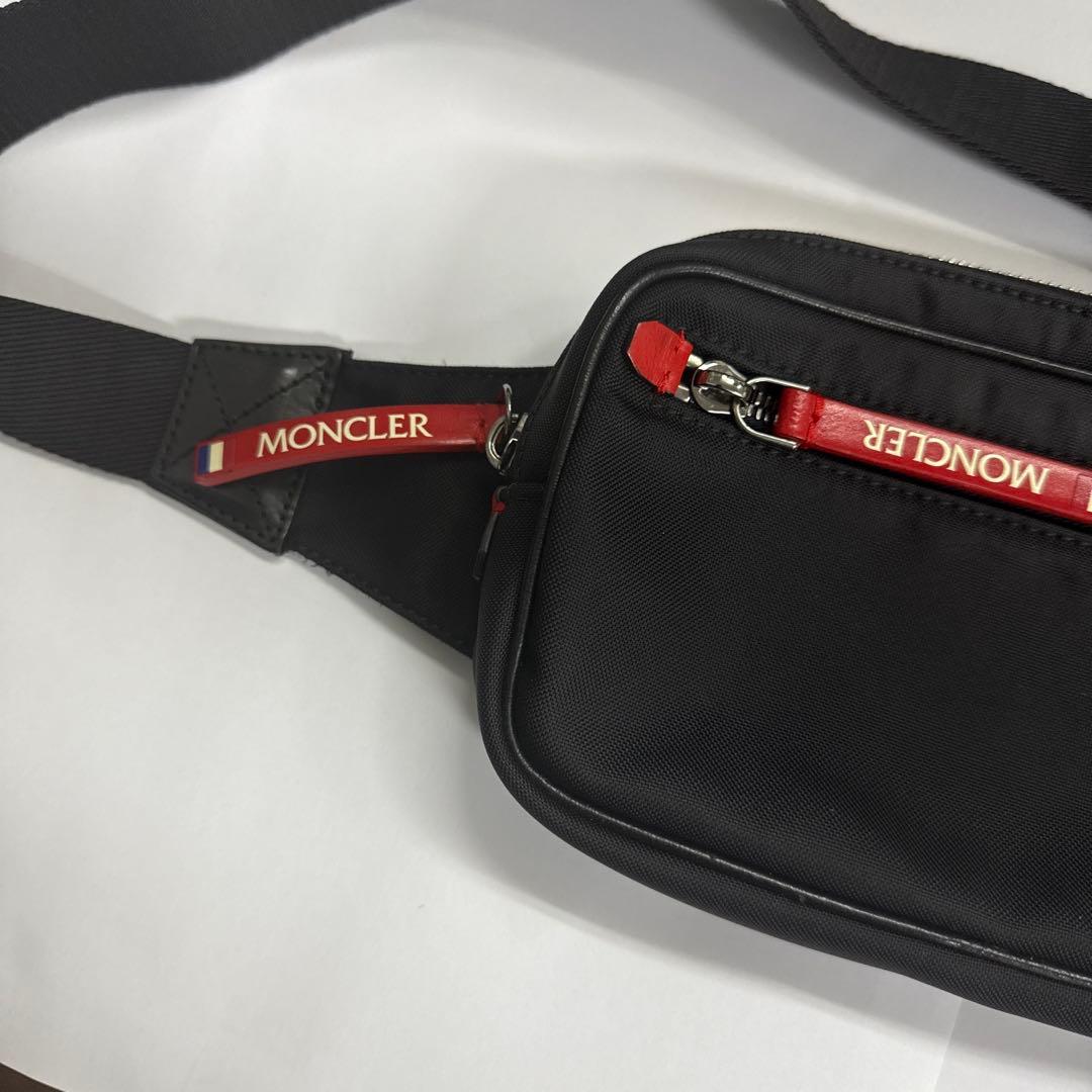 良品　MONCLER ボディバッグ ブラック