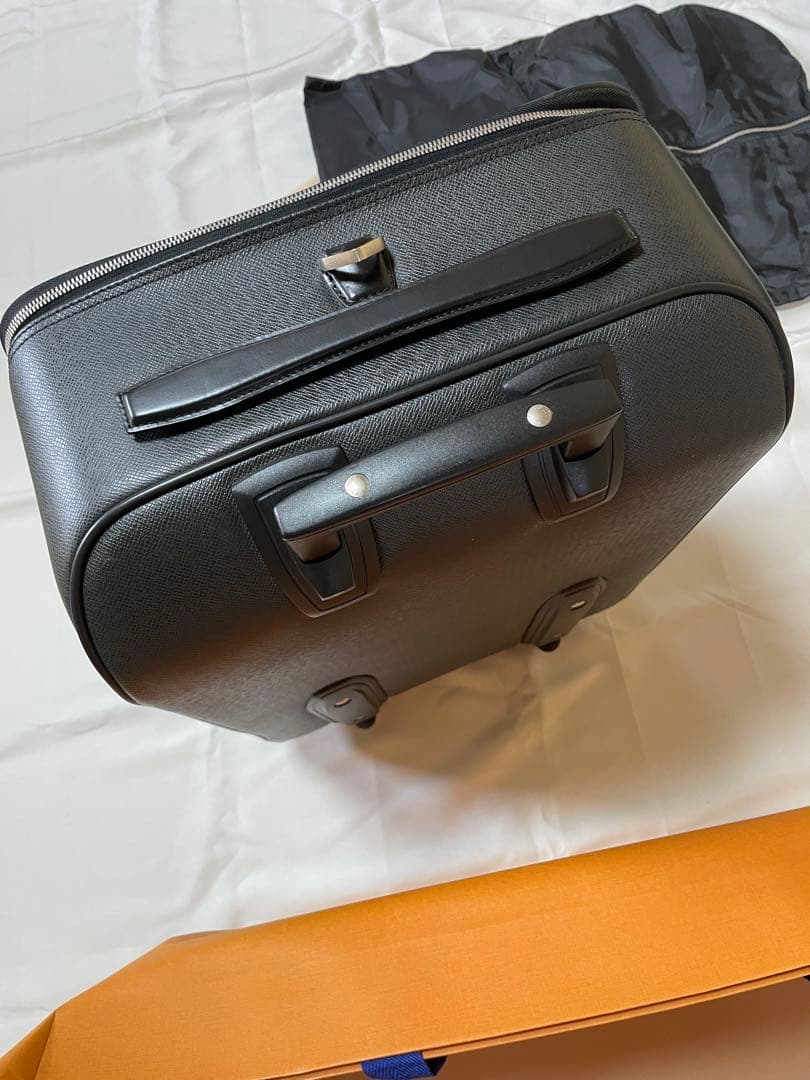 ルイヴィトン ペガス55 タイガ 消耗部品新品交換済　ブラック　極美品　ビジネス