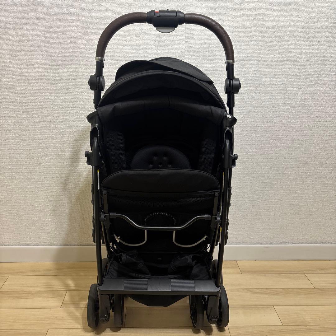 極美品 2024年モデル アップリカ ラクーナビッテクッション ベビーカー 黒