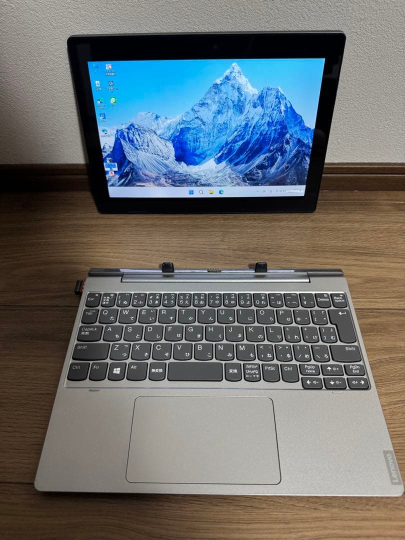 Lenovo 10.1インチ 2-in-1タブレット 本体