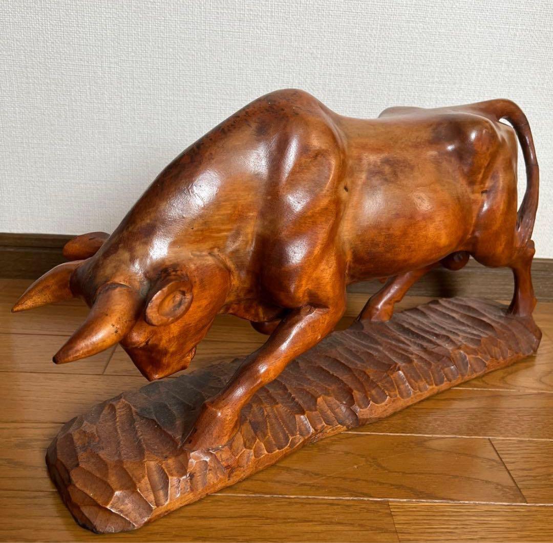 【縁起物】一本 木彫り 牛 重厚感 置物 風水 オブジェ