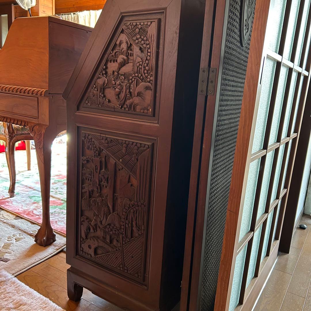 アンティーク家具　ライティングビューロー　彫刻入り