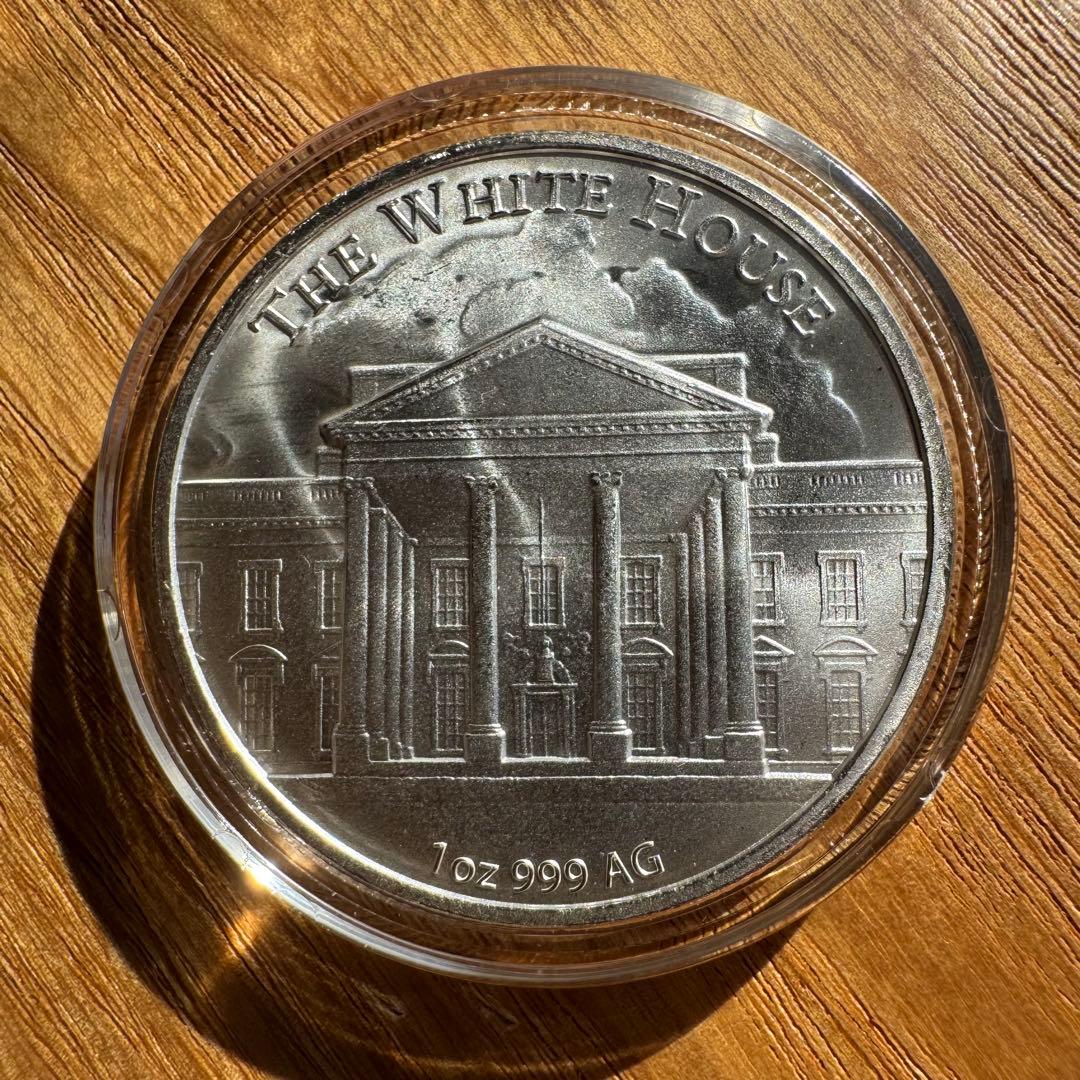 トランプ大統領　1オンス　銀貨　THE WHITE HOUSE