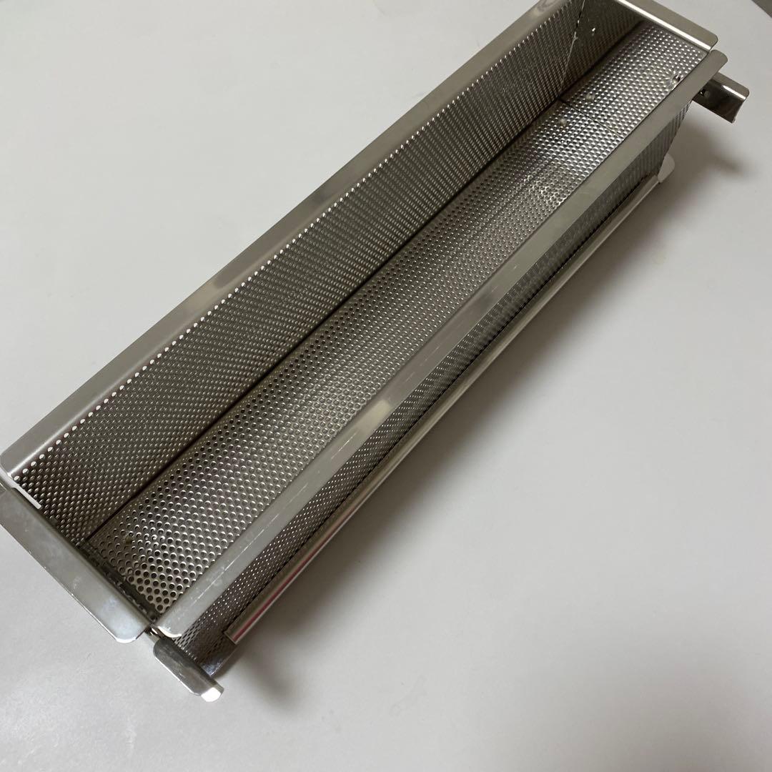 折り畳み式　パンチングモールド パテアンクルート型