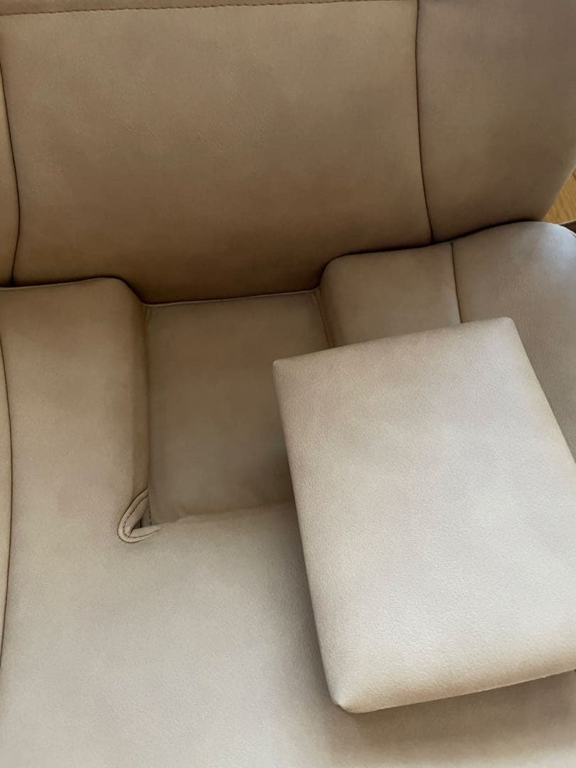 ポスチャーサポートチェア　アーモンド(レザータッチ)