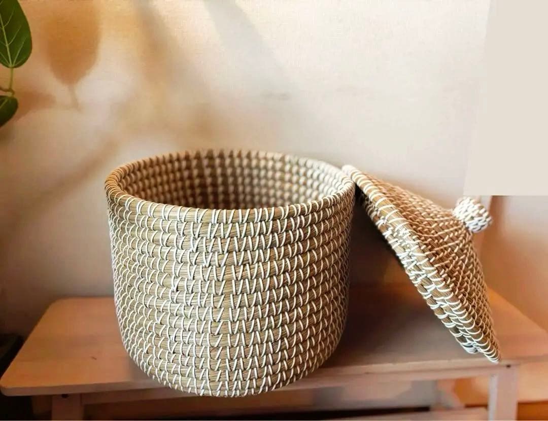 ☘️送料込⭐️未使用品⭐️ZARA ⭐️フタ付きラウンドバスケット⭐️