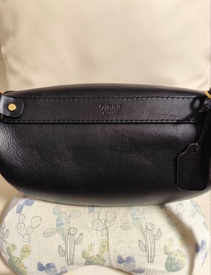 juuza　HERZ ボディバッグ ブラック