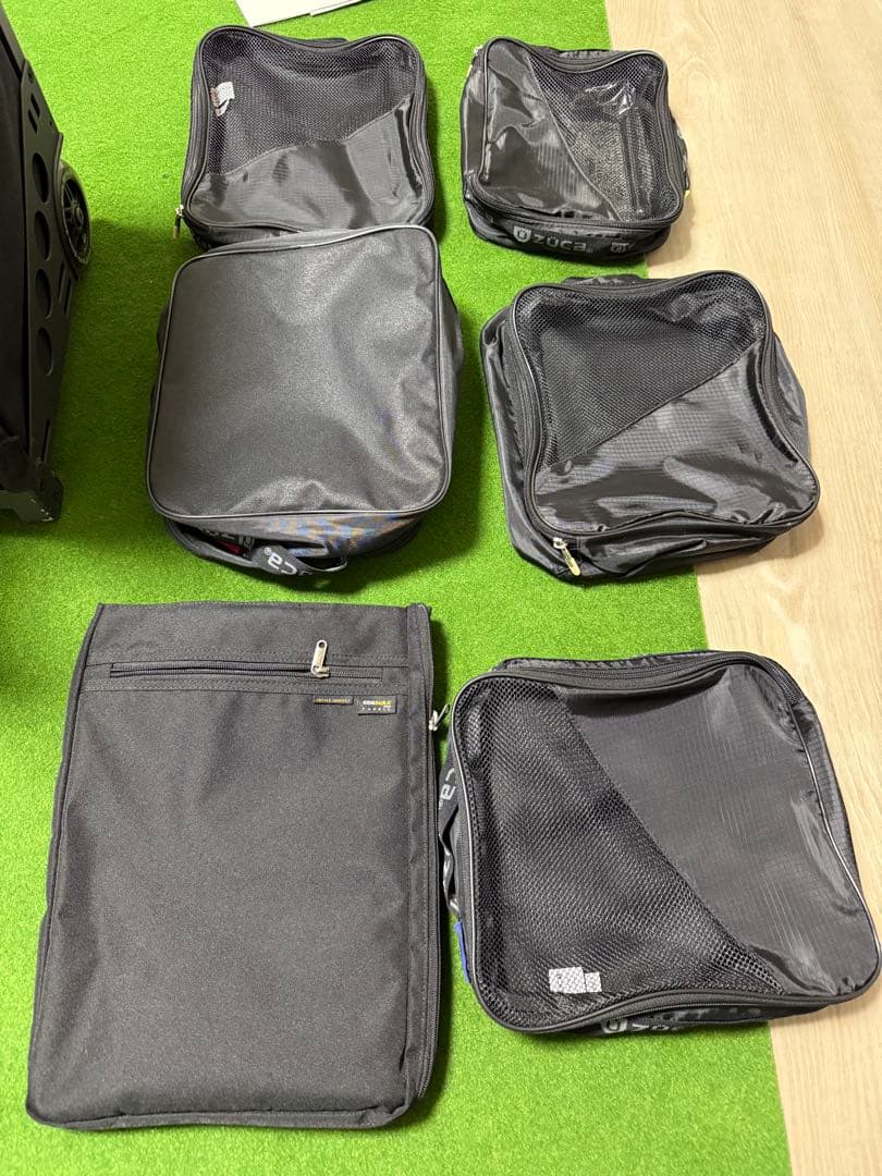 ZUCAズーカ　座れるキャリーケース　中古