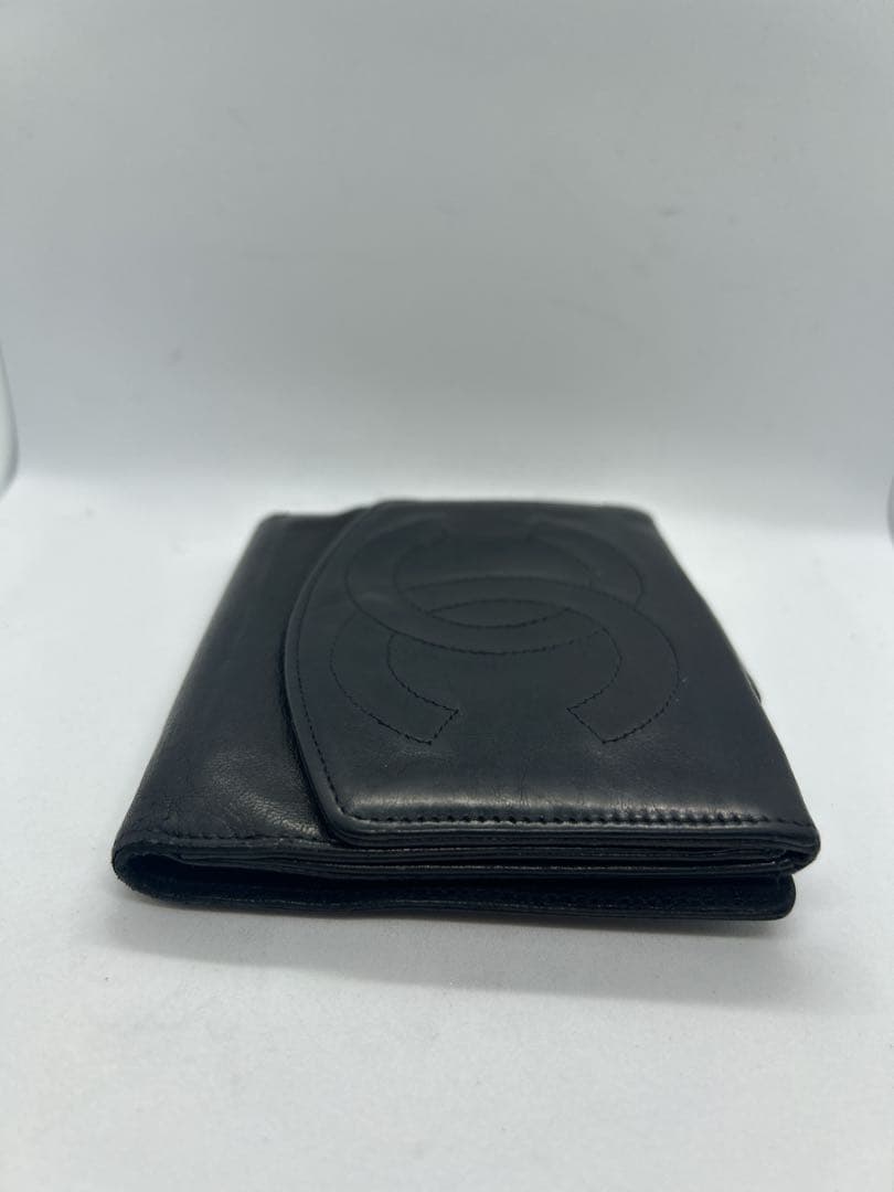 CHANEL　シャネル　二つ折り財布　ココマーク　ラムスキン/604