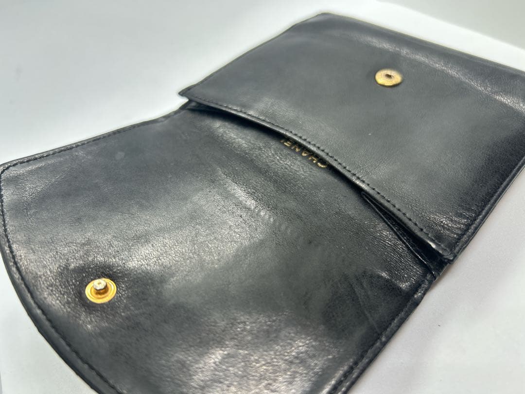 CHANEL　シャネル　二つ折り財布　ココマーク　ラムスキン/604