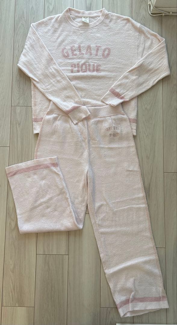 gelatopiqueスムージートリム プルオーバー+ロングパンツ レディース