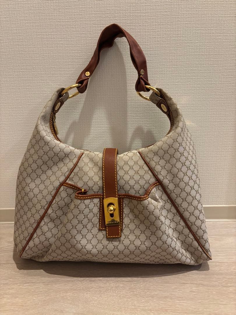 CELINE トリオンフ バッグ