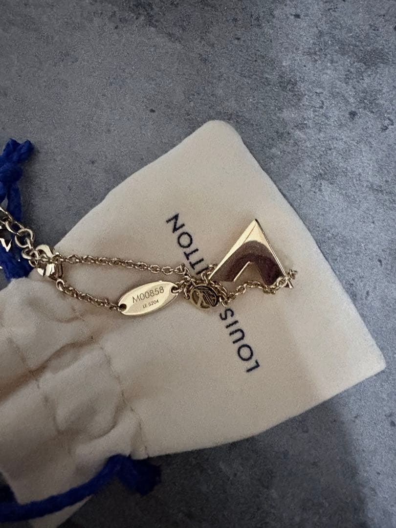 【Louis Vuitton】現行品エッセンシャル V ブレスレット