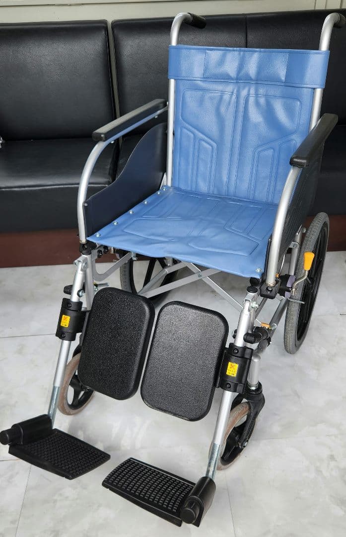 たくちゃんさま専用 松永製作所 青い折りたたみ式介助用車椅子