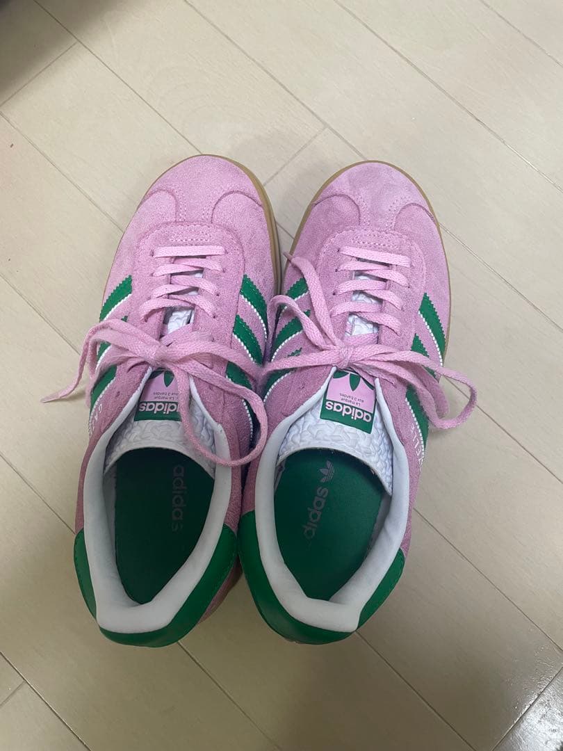 adidas Gazelle ピンク グリーン スニーカー