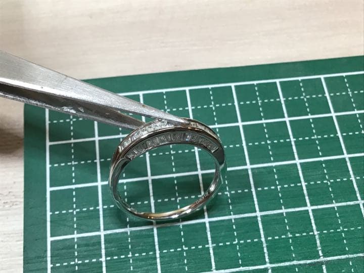 最終値下げ　QVC 18KWG テーパーダイヤモンドリング　保証書付　⑥