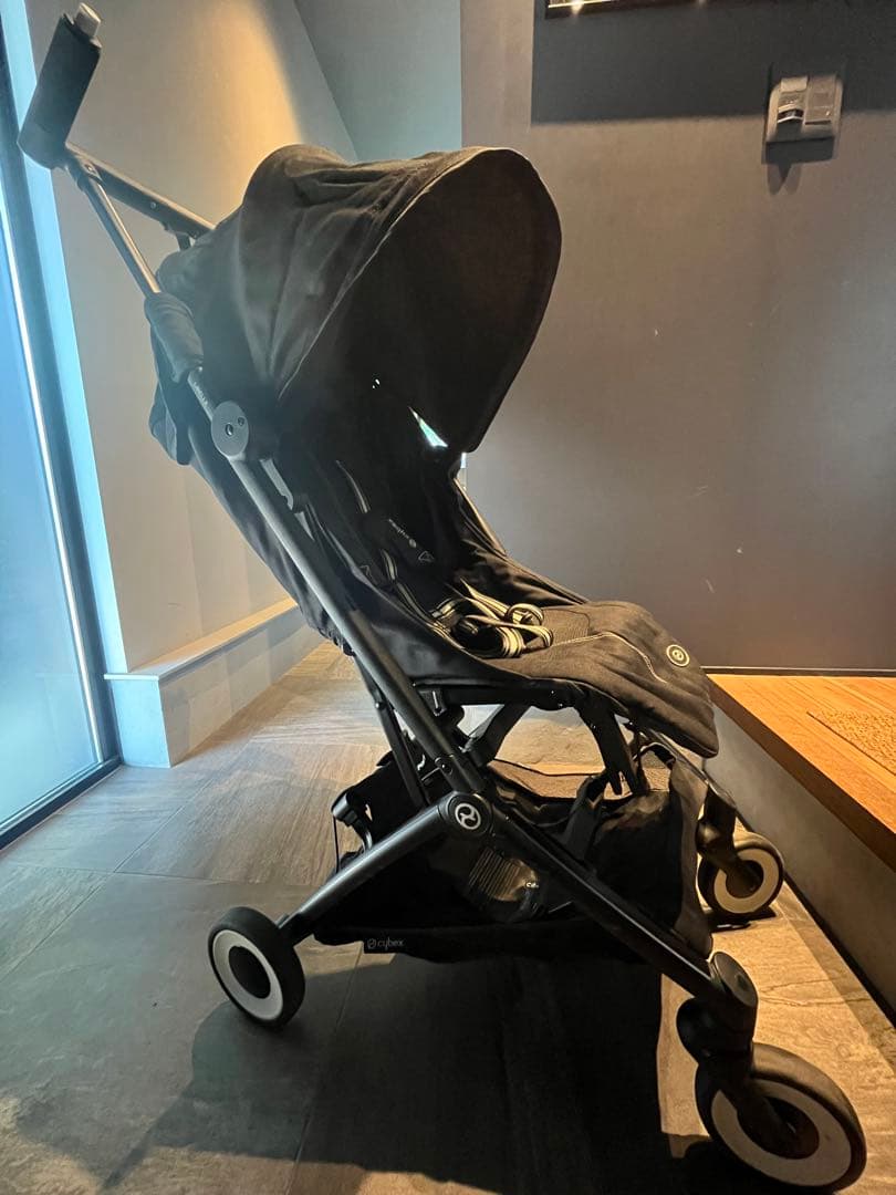 Cybex Libelle ブラック折りたたみベビーカー
