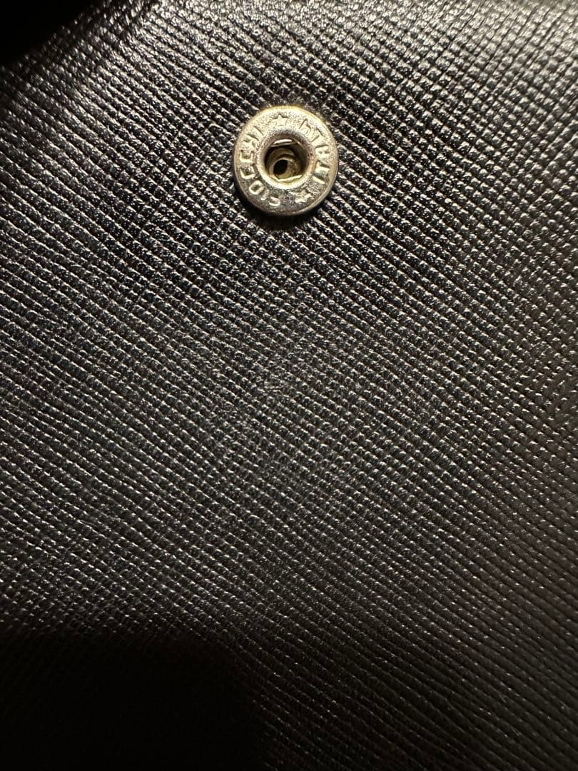 PRADA ブラック サフィアーノレザー 二つ折り財布