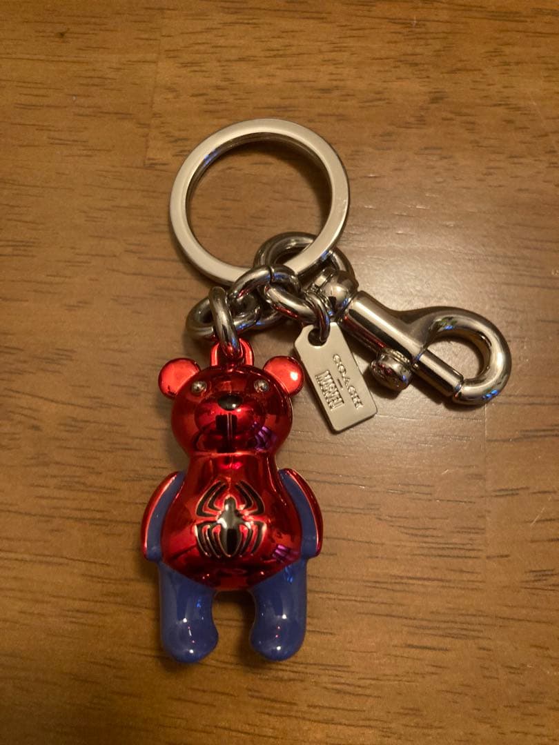 COACH スパイダーマン クマ型キーホルダー（K ‥）