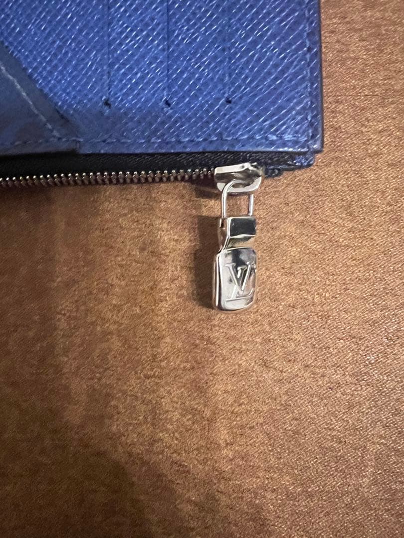 LOUIS VUITTON ケース ネイビー