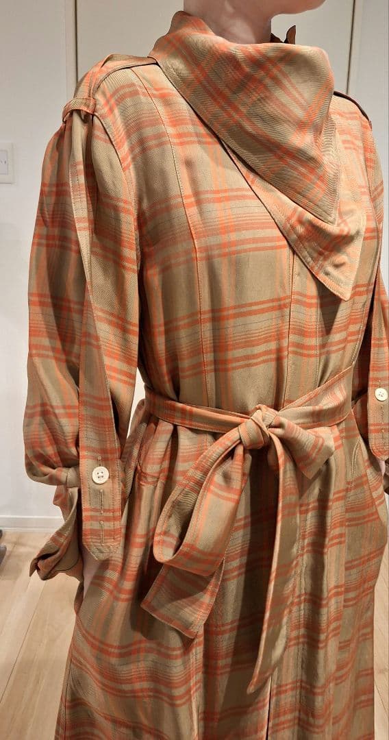 美品　定価11万FUMIKAUCHIDASCARFCOLLARDRESSCOAT