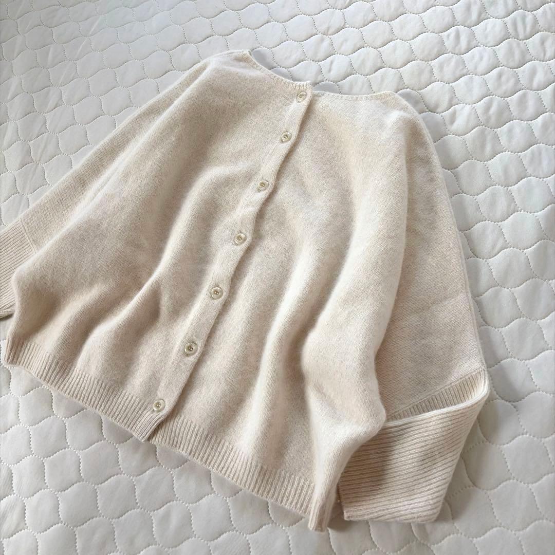 【24SS美品】BEARDSLEY FOXウール後ろボタンニット　アイボリー