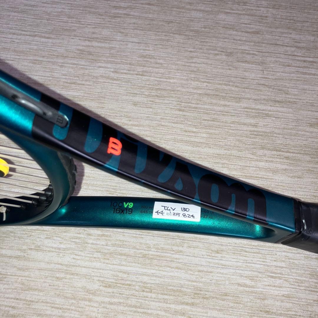 べっきゃむ☆さま専用　Wilson V9 100 16x19 テニスラケット