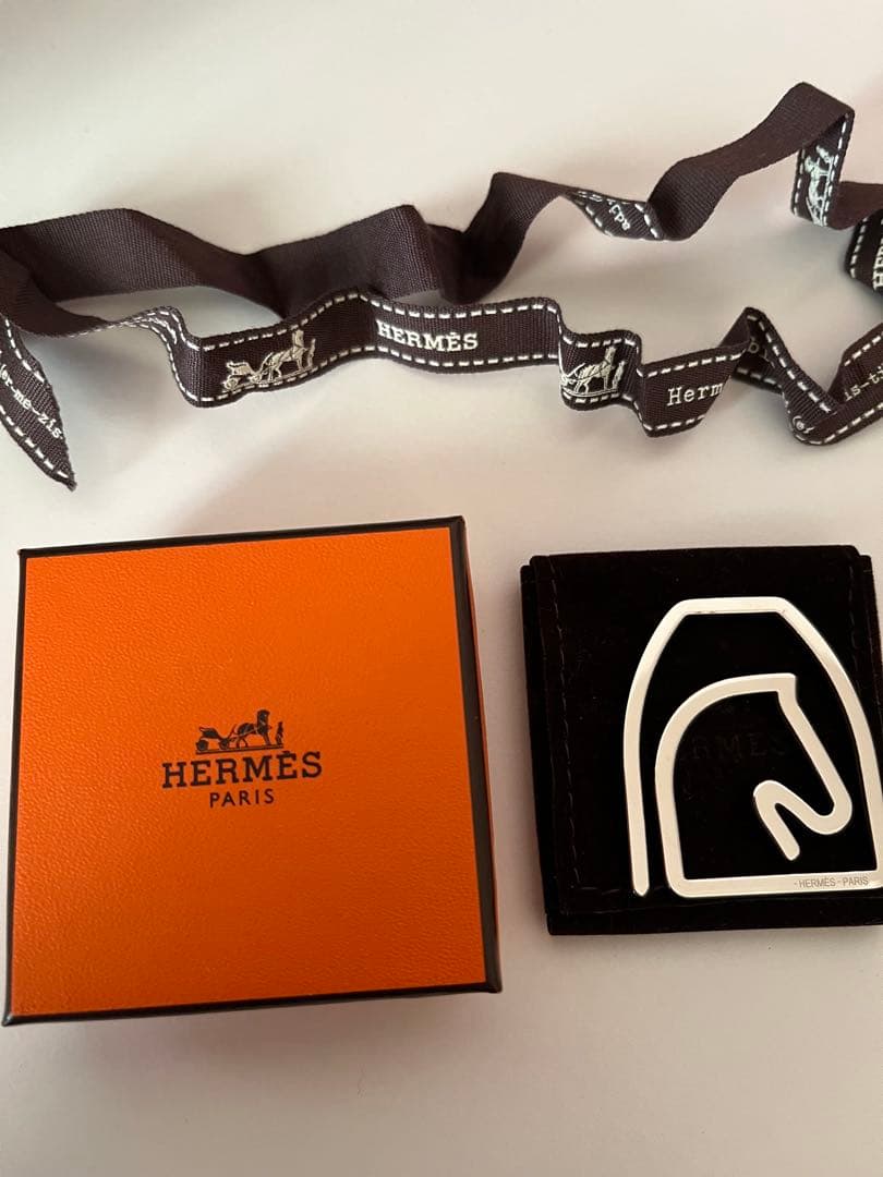 美品　エルメス HERMES エスケトル マネークリップ シルバーカラー 馬