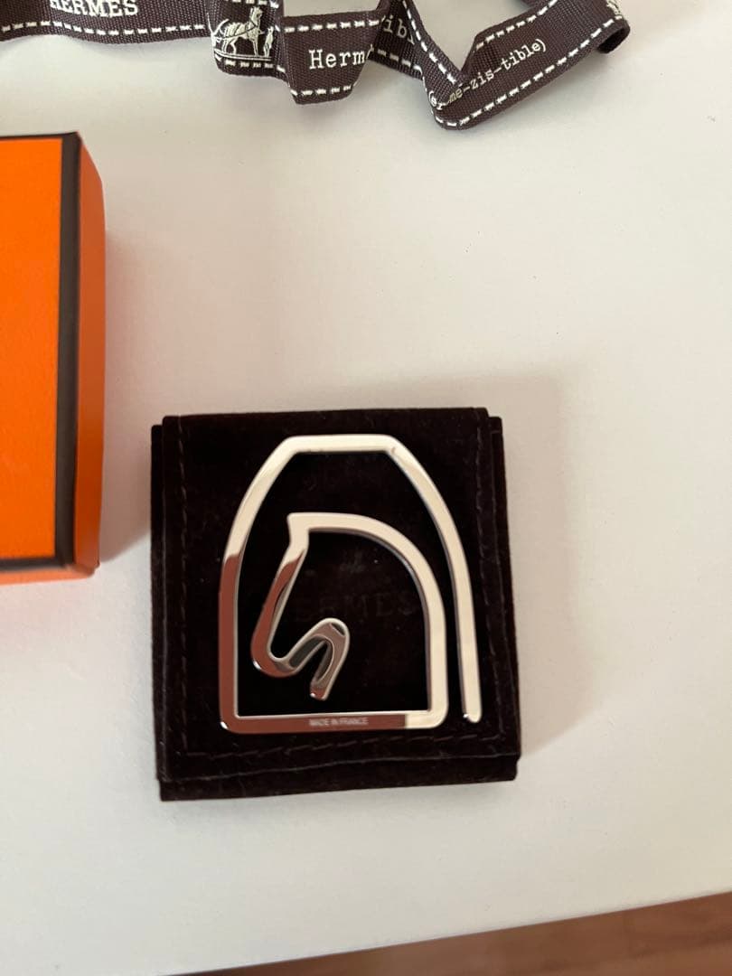 美品　エルメス HERMES エスケトル マネークリップ シルバーカラー 馬