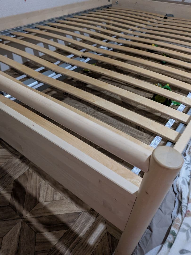 IKEA　ビョルクスネース　木製ダブルベッドフレーム