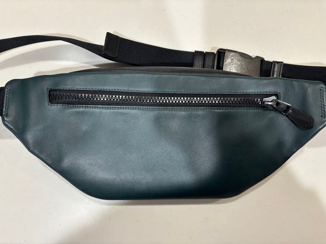 美品　正規品　コーチ　COACH ボディバッグ ダークグリーン×ブラック