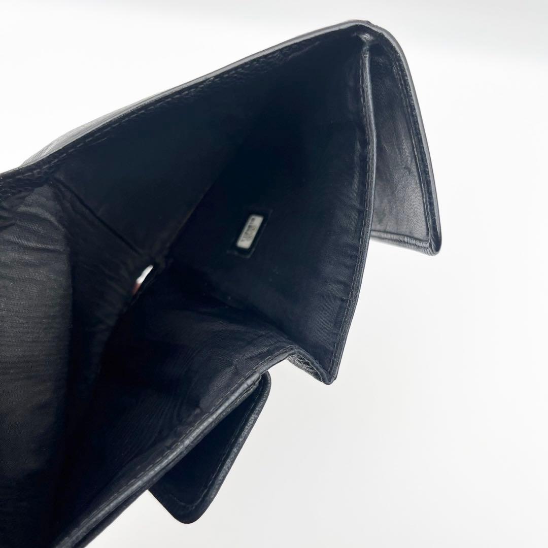 CHANEL キャビアスキン 三つ折り財布 シャネル 箱付き