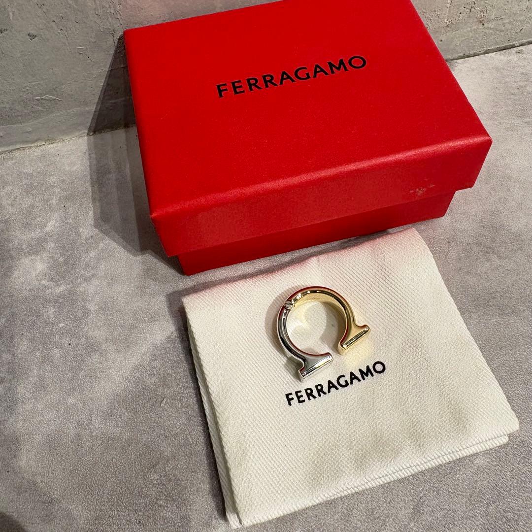 フェラガモ リング シルバー ゴールド バイカラー イタリア製 ガンチーニ 美品