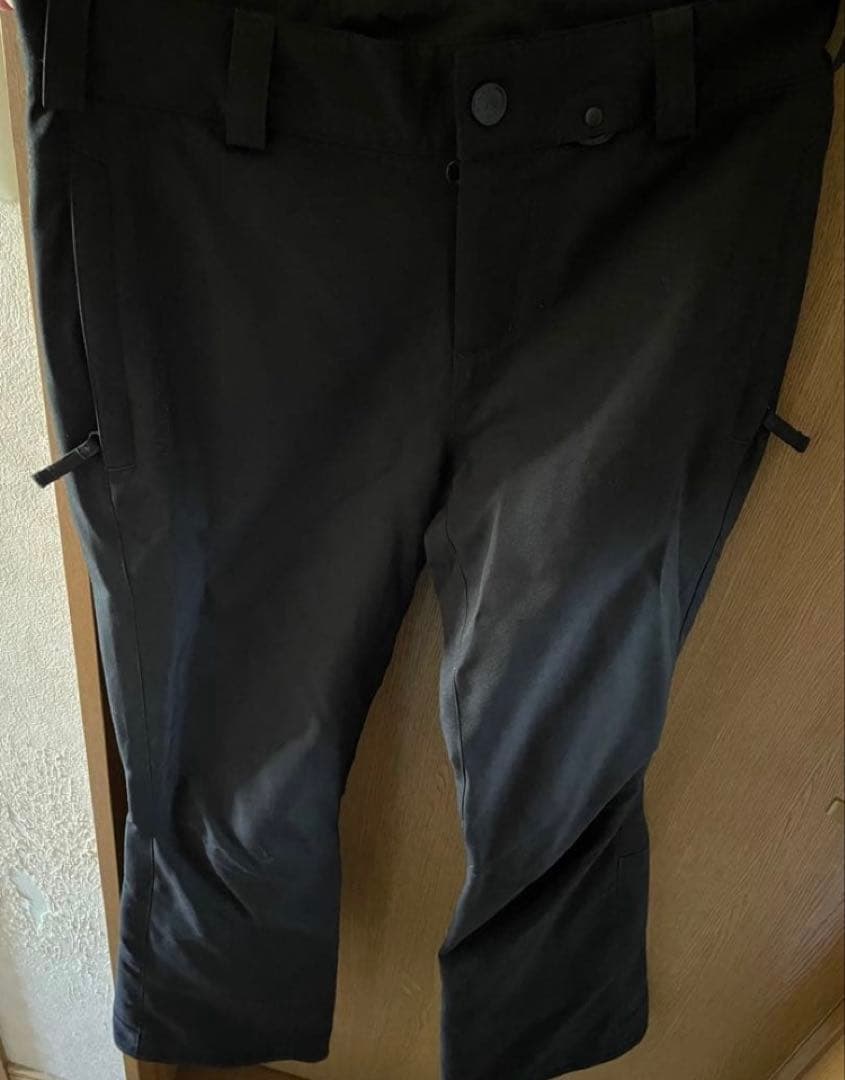 【美品】VOLCOM スノボ、スキーウェア　黒パンツ