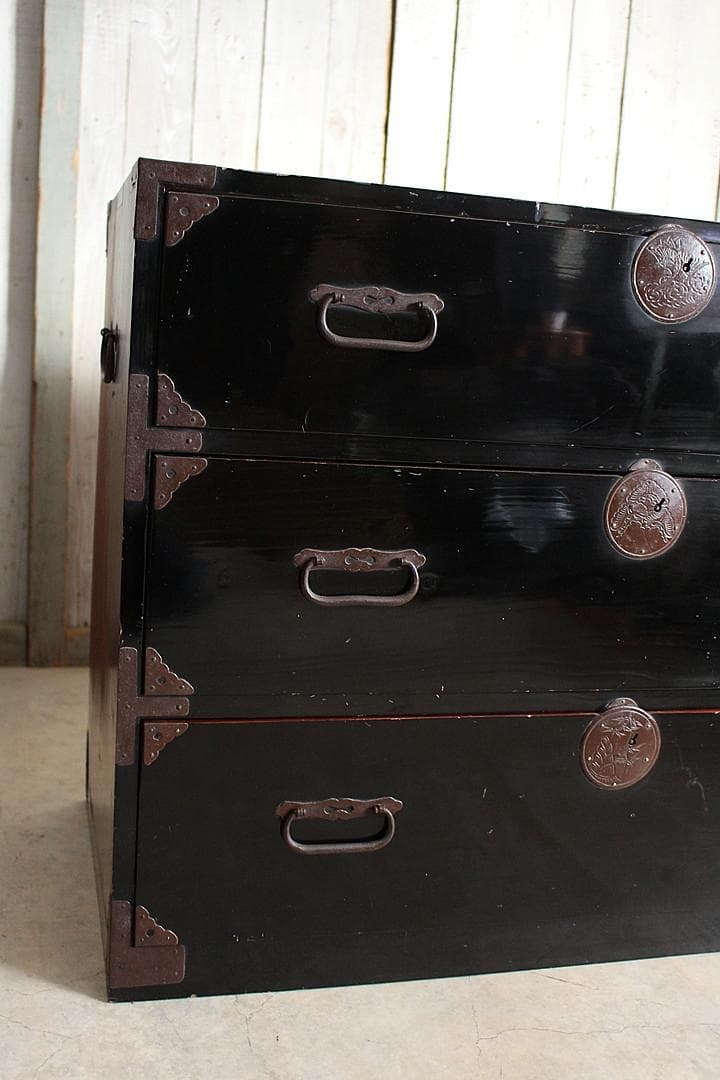 綺麗な丸金具庄内箪笥　3段　タンス　収納　古家具　古民家　時代家具