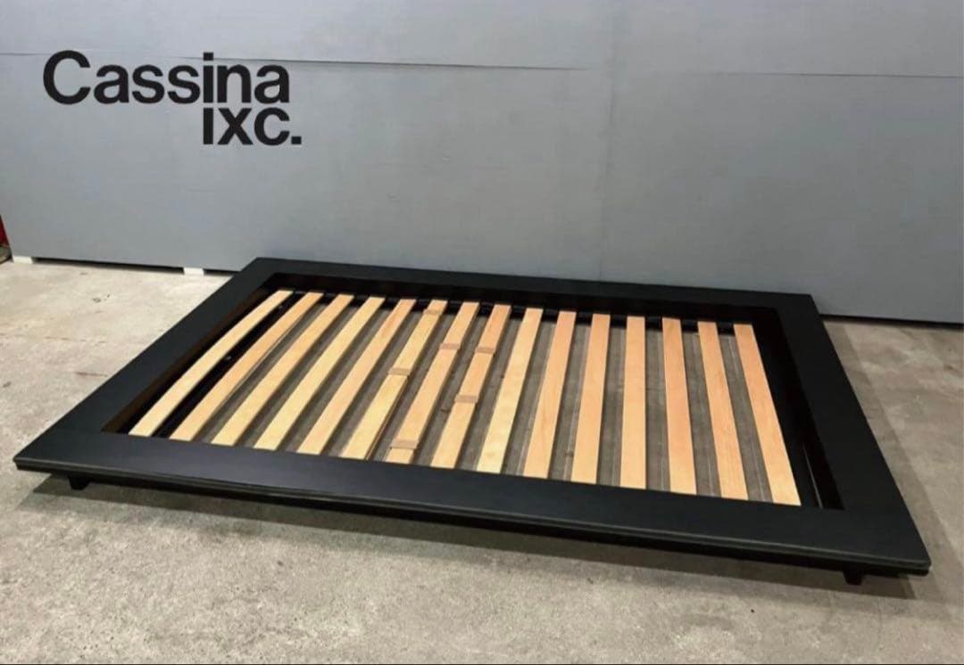 Cassinaカッシーナ 「TAM/タム」　セミダブルサイズベッドフレーム②